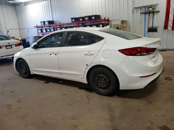 5NPD84LFXJH325437 2018 HYUNDAI ELANTRA - Image 2