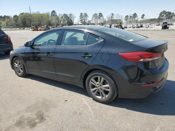 5NPD84LFXJH325681 2018 HYUNDAI ELANTRA - Image 2