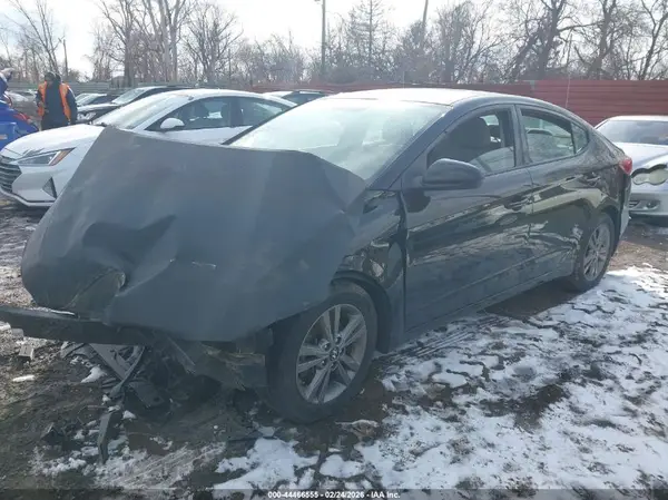 5NPD84LFXJH325695 2018 HYUNDAI ELANTRA - Image 2