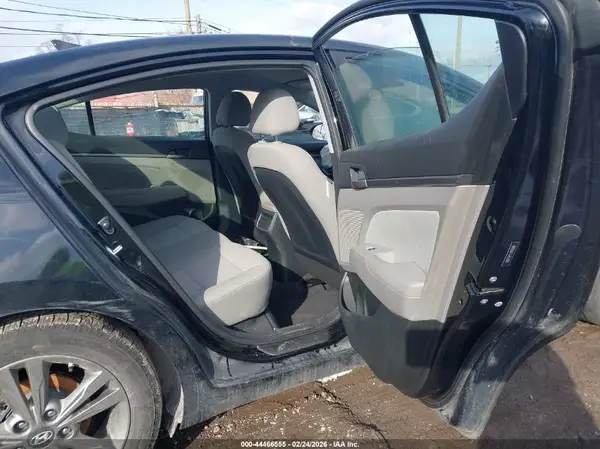 5NPD84LFXJH325695 2018 HYUNDAI ELANTRA - Image 8