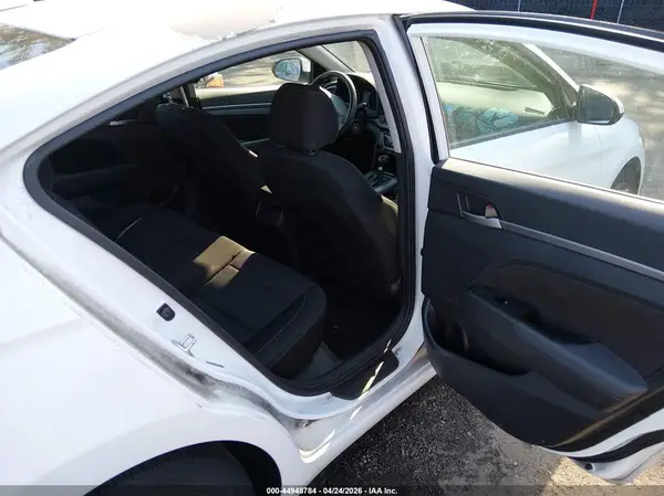 5NPD84LFXJH328483 2018 HYUNDAI ELANTRA - Image 8
