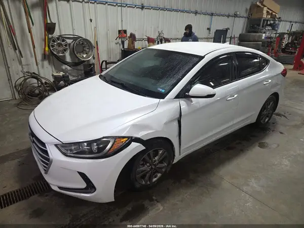 5NPD84LFXJH329326 2018 HYUNDAI ELANTRA - Image 2