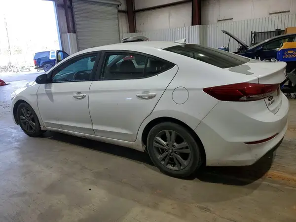 5NPD84LFXJH329858 2018 HYUNDAI ELANTRA - Image 2