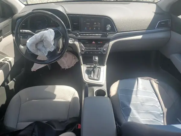 5NPD84LFXJH330282 2018 HYUNDAI ELANTRA - Image 8