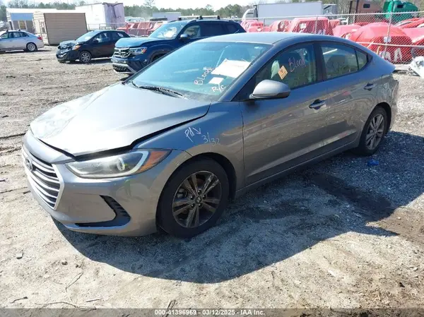 5NPD84LFXJH330945 2018 HYUNDAI ELANTRA - Image 2