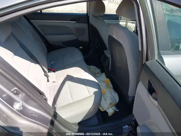 5NPD84LFXJH330945 2018 HYUNDAI ELANTRA - Image 8