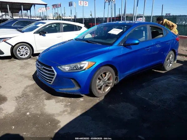 5NPD84LFXJH331836 2018 HYUNDAI ELANTRA - Image 2