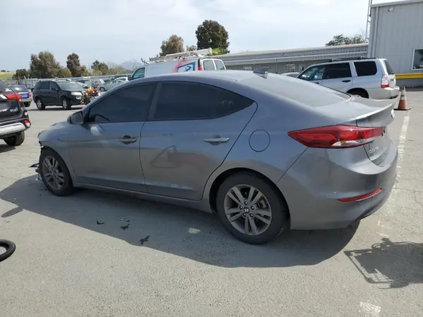 5NPD84LFXJH334915 2018 HYUNDAI ELANTRA - Image 2