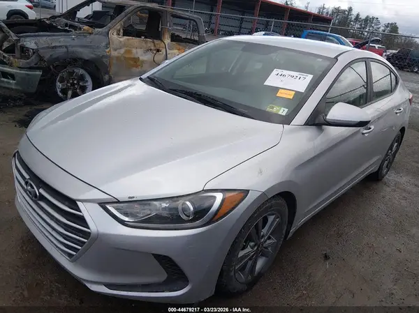 5NPD84LFXJH336745 2018 HYUNDAI ELANTRA - Image 2