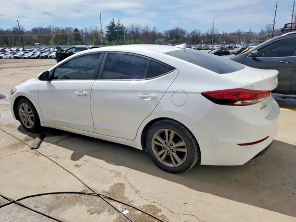 5NPD84LFXJH340889 2018 HYUNDAI ELANTRA - Image 2