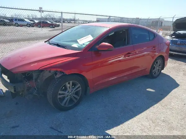 5NPD84LFXJH342917 2018 HYUNDAI ELANTRA - Image 2