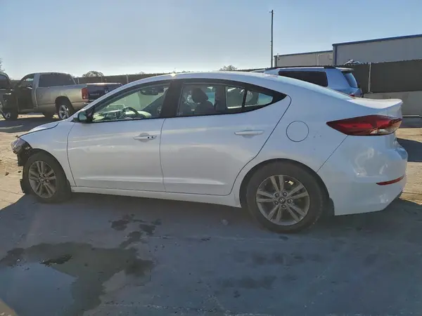 5NPD84LFXJH343890 2018 HYUNDAI ELANTRA - Image 2