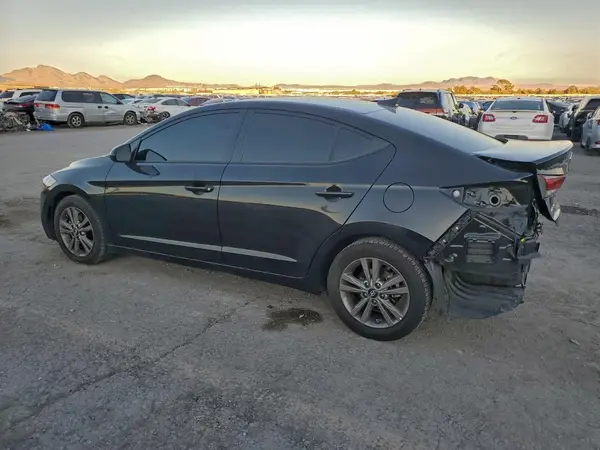 5NPD84LFXJH357532 2018 HYUNDAI ELANTRA - Image 2