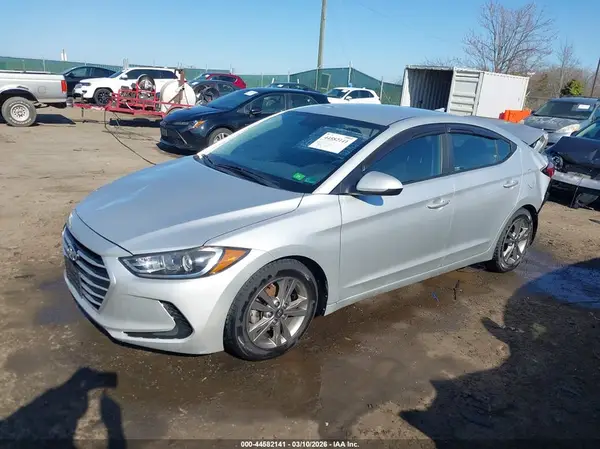 5NPD84LFXJH357658 2018 HYUNDAI ELANTRA - Image 2