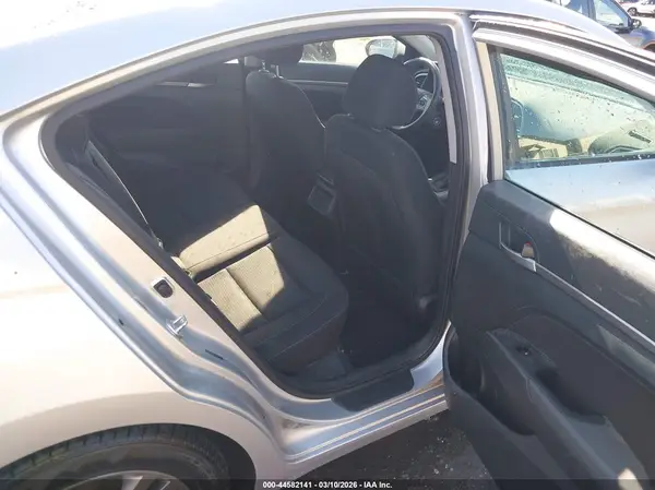 5NPD84LFXJH357658 2018 HYUNDAI ELANTRA - Image 8