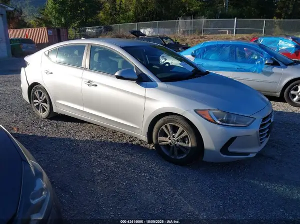 5NPD84LFXJH360902 2018 HYUNDAI ELANTRA - Image 1