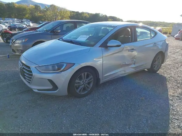 5NPD84LFXJH360902 2018 HYUNDAI ELANTRA - Image 2