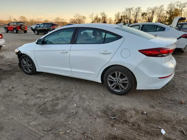 5NPD84LFXJH363685 2018 HYUNDAI ELANTRA - Image 2