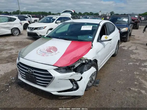 5NPD84LFXJH363797 2018 HYUNDAI ELANTRA - Image 2