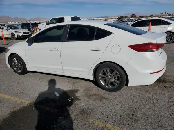 5NPD84LFXJH365212 2018 HYUNDAI ELANTRA - Image 2