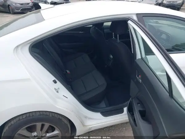 5NPD84LFXJH366098 2018 HYUNDAI ELANTRA - Image 8