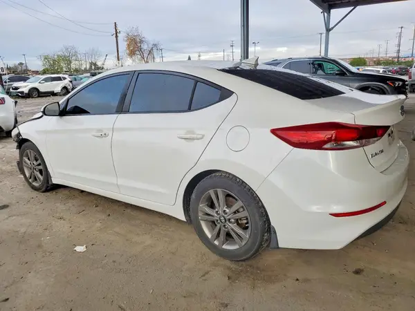 5NPD84LFXJH367252 2018 HYUNDAI ELANTRA - Image 2