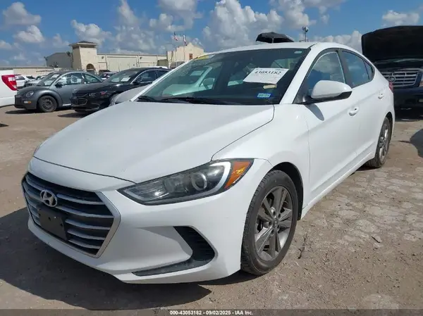 5NPD84LFXJH368482 2018 HYUNDAI ELANTRA - Image 2