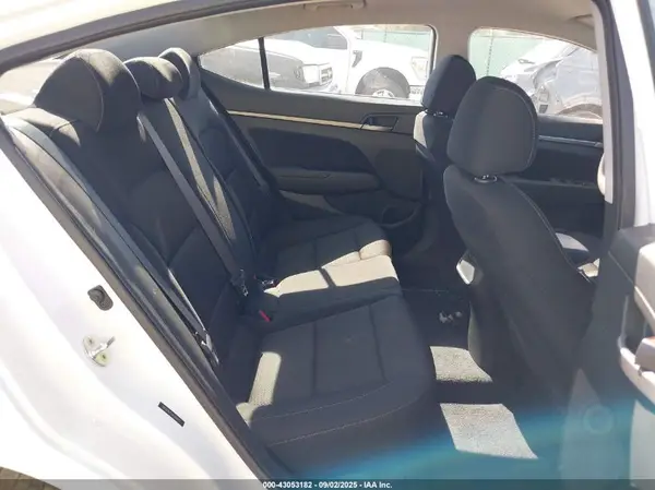 5NPD84LFXJH368482 2018 HYUNDAI ELANTRA - Image 8