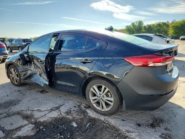 5NPD84LFXJH370023 2018 HYUNDAI ELANTRA - Image 2