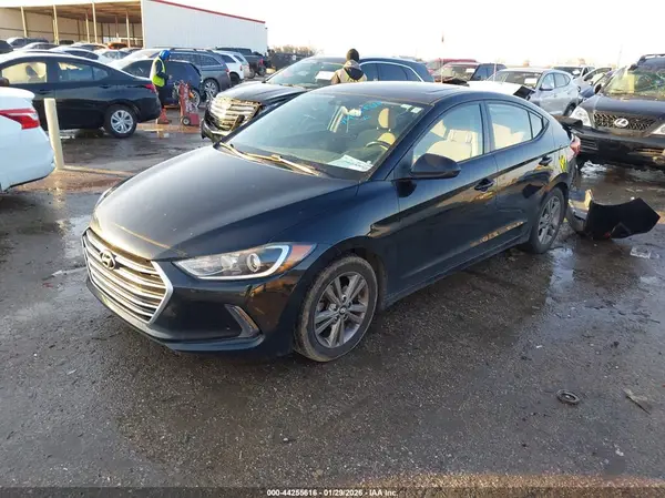 5NPD84LFXJH370572 2018 HYUNDAI ELANTRA - Image 2