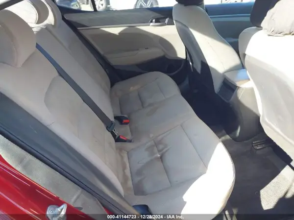 5NPD84LFXJH371320 2018 HYUNDAI ELANTRA - Image 8