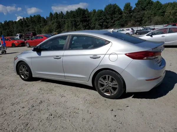5NPD84LFXJH372810 2018 HYUNDAI ELANTRA - Image 2