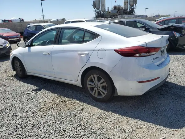 5NPD84LFXJH378381 2018 HYUNDAI ELANTRA - Image 2