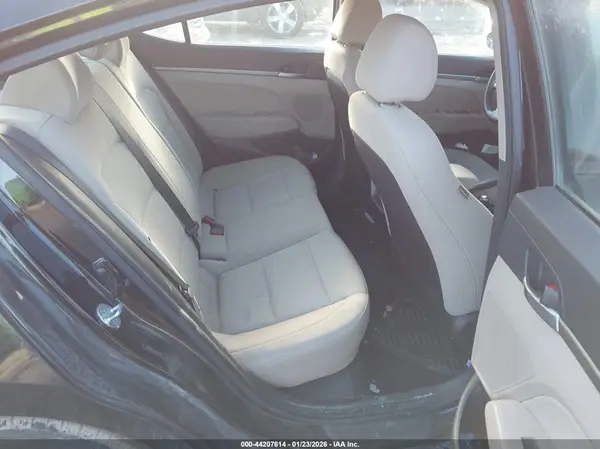 5NPD84LFXJH381071 2018 HYUNDAI ELANTRA - Image 8