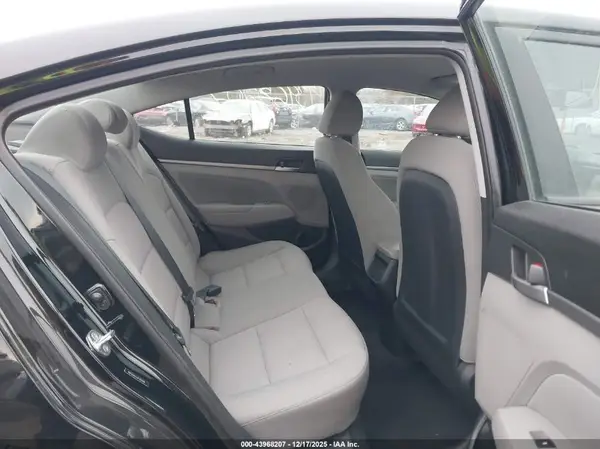 5NPD84LFXJH381099 2018 HYUNDAI ELANTRA - Image 8