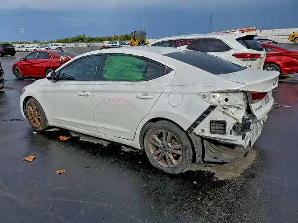 5NPD84LFXJH381331 2018 HYUNDAI ELANTRA - Image 2