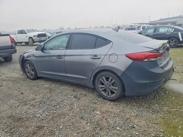 5NPD84LFXJH381829 2018 HYUNDAI ELANTRA - Image 2