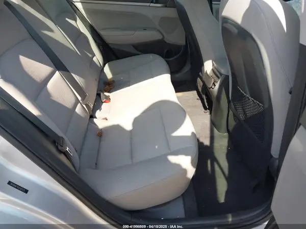 5NPD84LFXJH383175 2018 HYUNDAI ELANTRA - Image 8