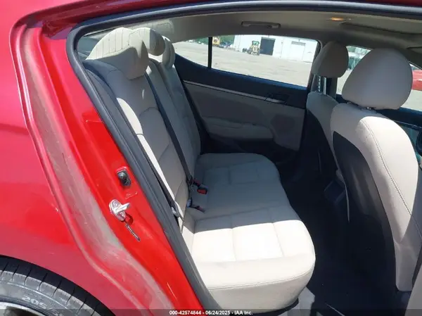 5NPD84LFXJH384875 2018 HYUNDAI ELANTRA - Image 8