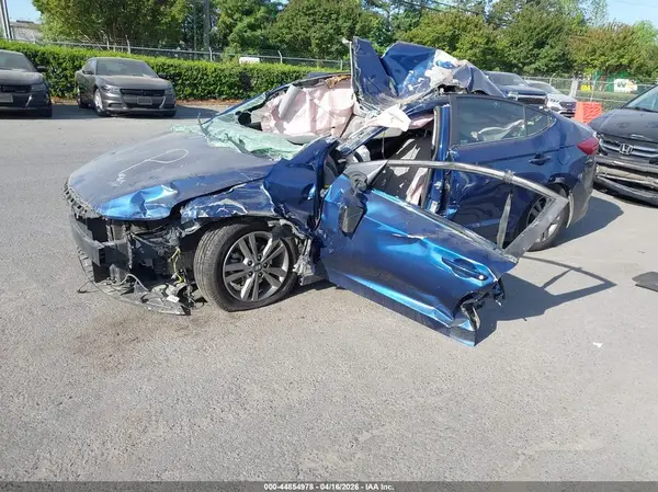 5NPD84LFXJH387131 2018 HYUNDAI ELANTRA - Image 2