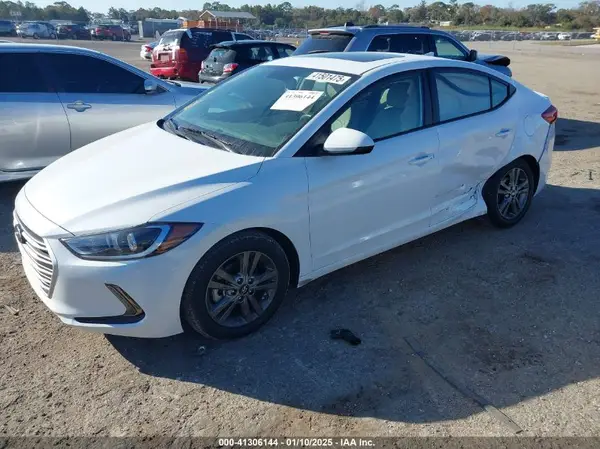 5NPD84LFXJH390109 2018 HYUNDAI ELANTRA - Image 2
