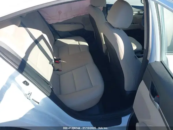 5NPD84LFXJH390109 2018 HYUNDAI ELANTRA - Image 8
