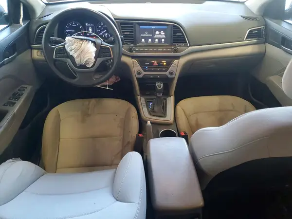 5NPD84LFXJH392281 2018 HYUNDAI ELANTRA - Image 8