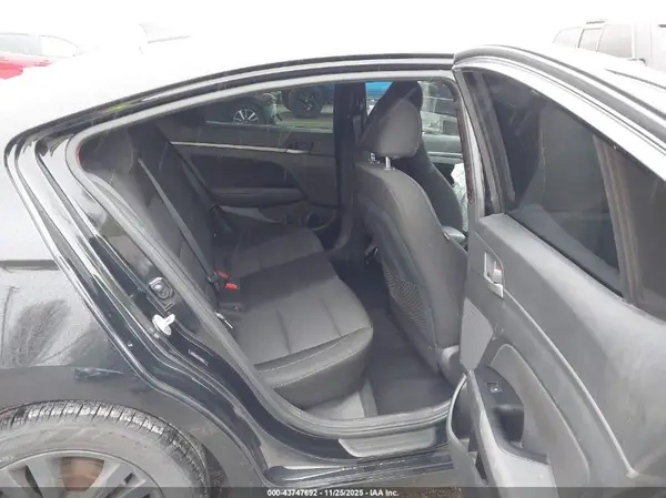 5NPD84LFXJH395164 2018 HYUNDAI ELANTRA - Image 8