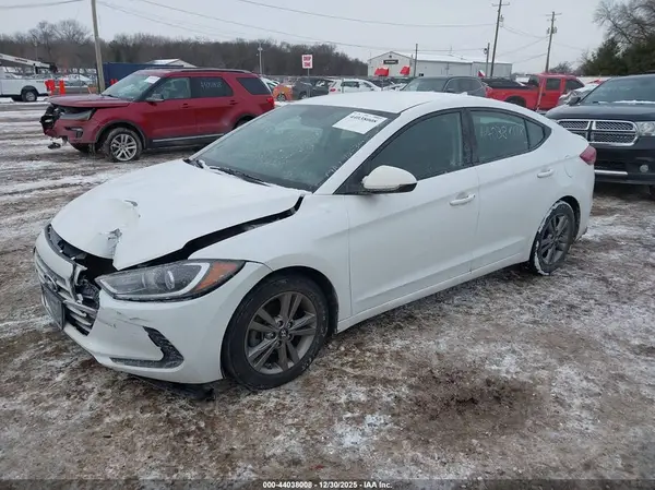 5NPD84LFXJH396198 2018 HYUNDAI ELANTRA - Image 2