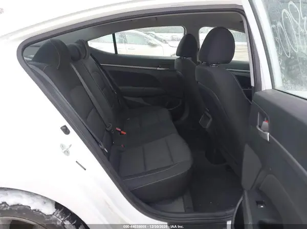5NPD84LFXJH396198 2018 HYUNDAI ELANTRA - Image 8