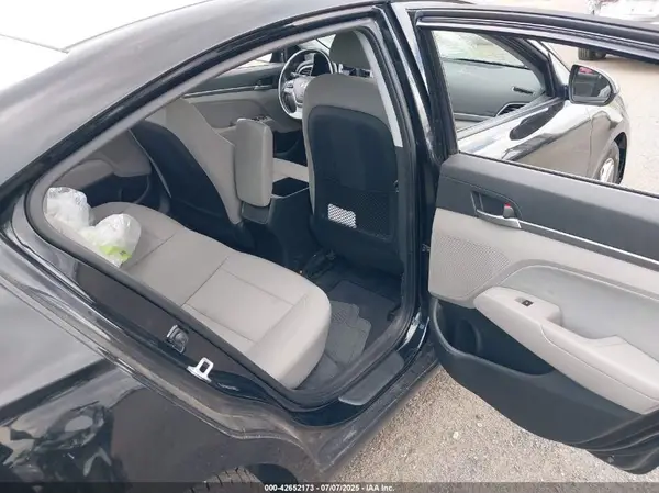 5NPD84LFXJH399490 2018 HYUNDAI ELANTRA - Image 8