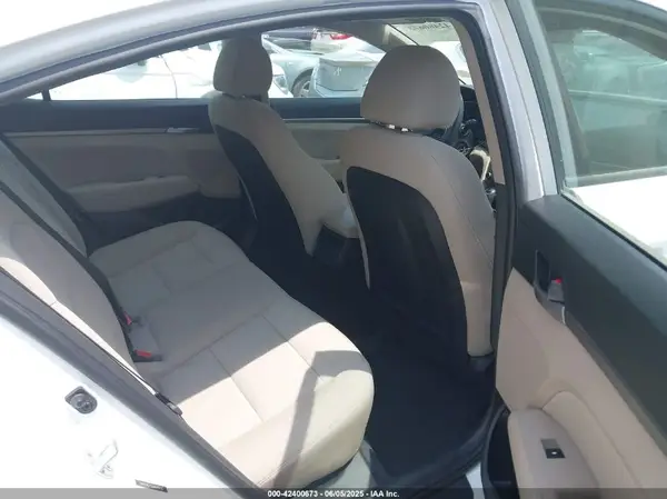 5NPD84LFXJH400430 2018 HYUNDAI ELANTRA - Image 8
