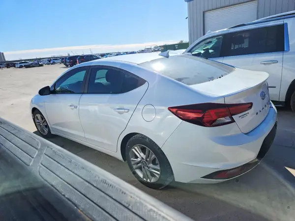 5NPD84LFXKH402213 2019 HYUNDAI ELANTRA - Image 2