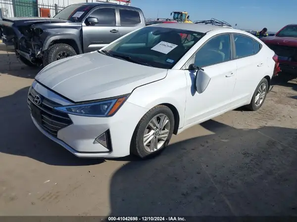 5NPD84LFXKH407735 2019 HYUNDAI ELANTRA - Image 2